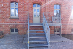 a62f57e3-35b4-41e4-a0c7-d08d141de1e3